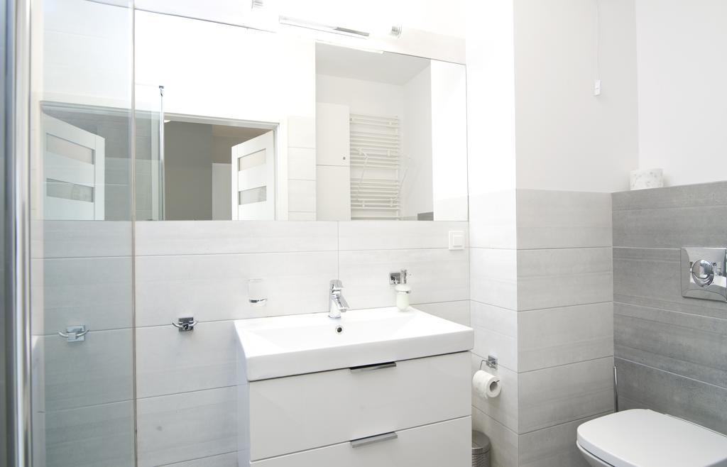 Goodnight Warsaw Apartments Dzielna 72 المظهر الخارجي الصورة