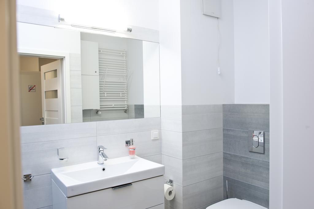 Goodnight Warsaw Apartments Dzielna 72 المظهر الخارجي الصورة